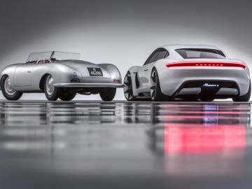 70 lat sportowych samochod&oacute;w Porsche